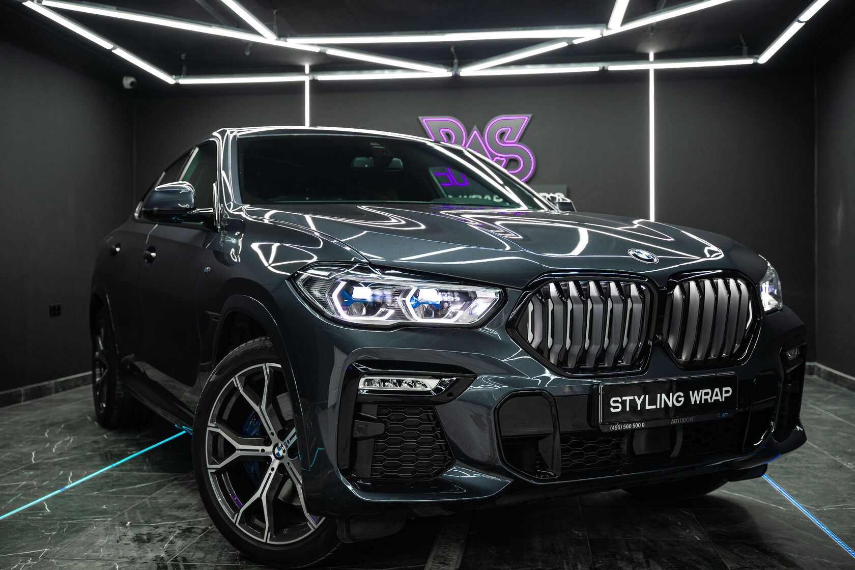BMW в рабочей зоне детейлинг-студии SWS